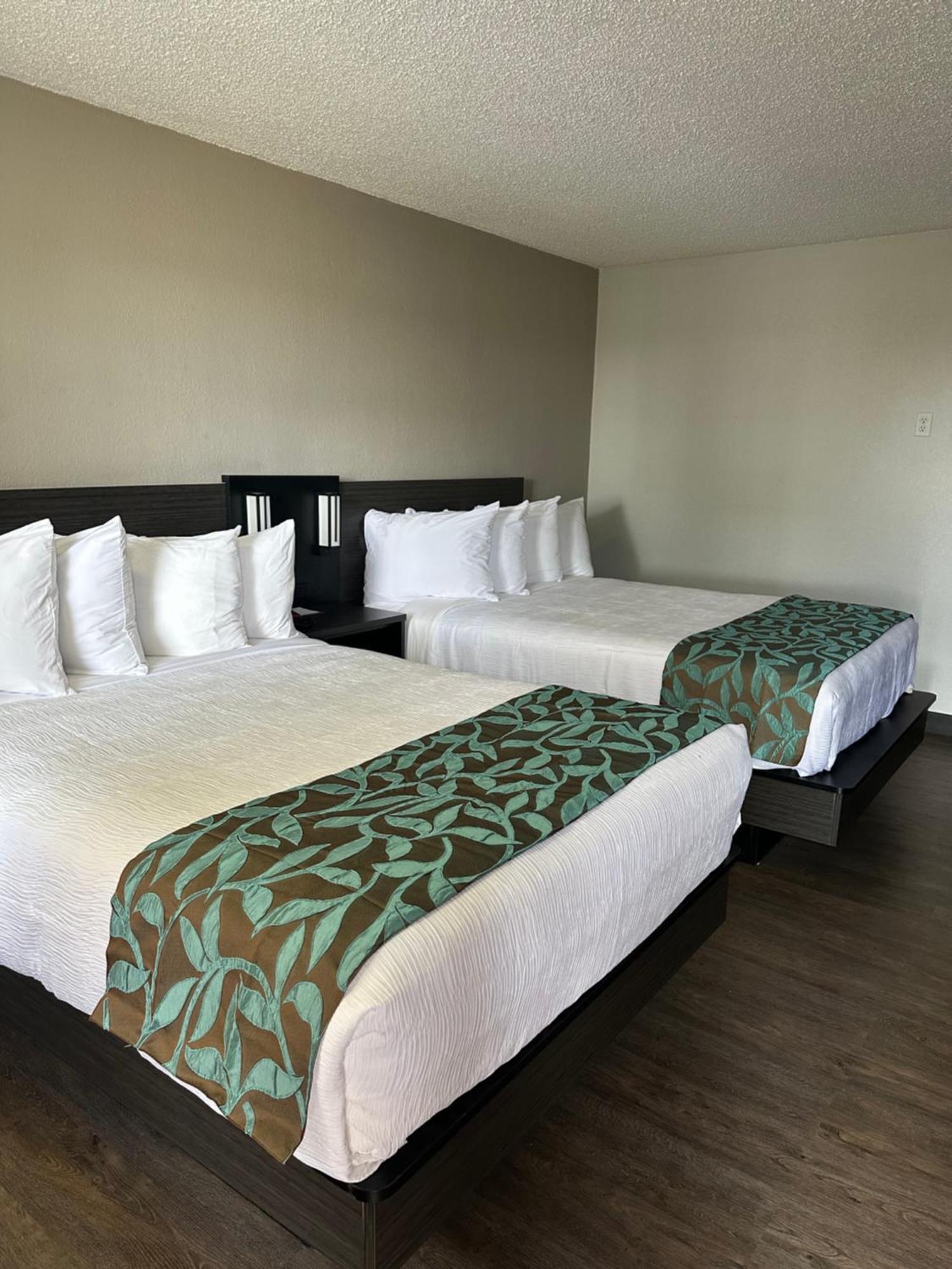 Baymont By Wyndham Deming Hotel Bagian luar foto