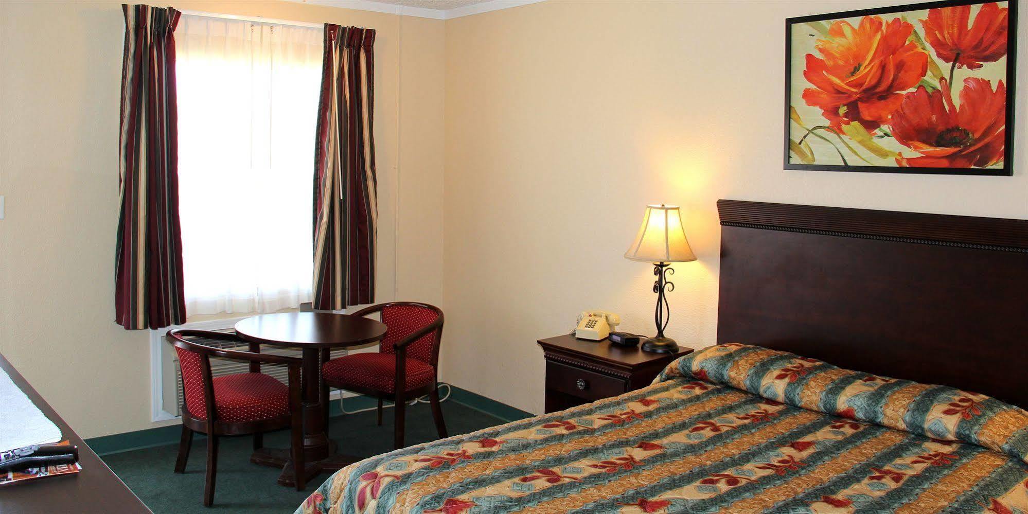 Baymont By Wyndham Deming Hotel Bagian luar foto